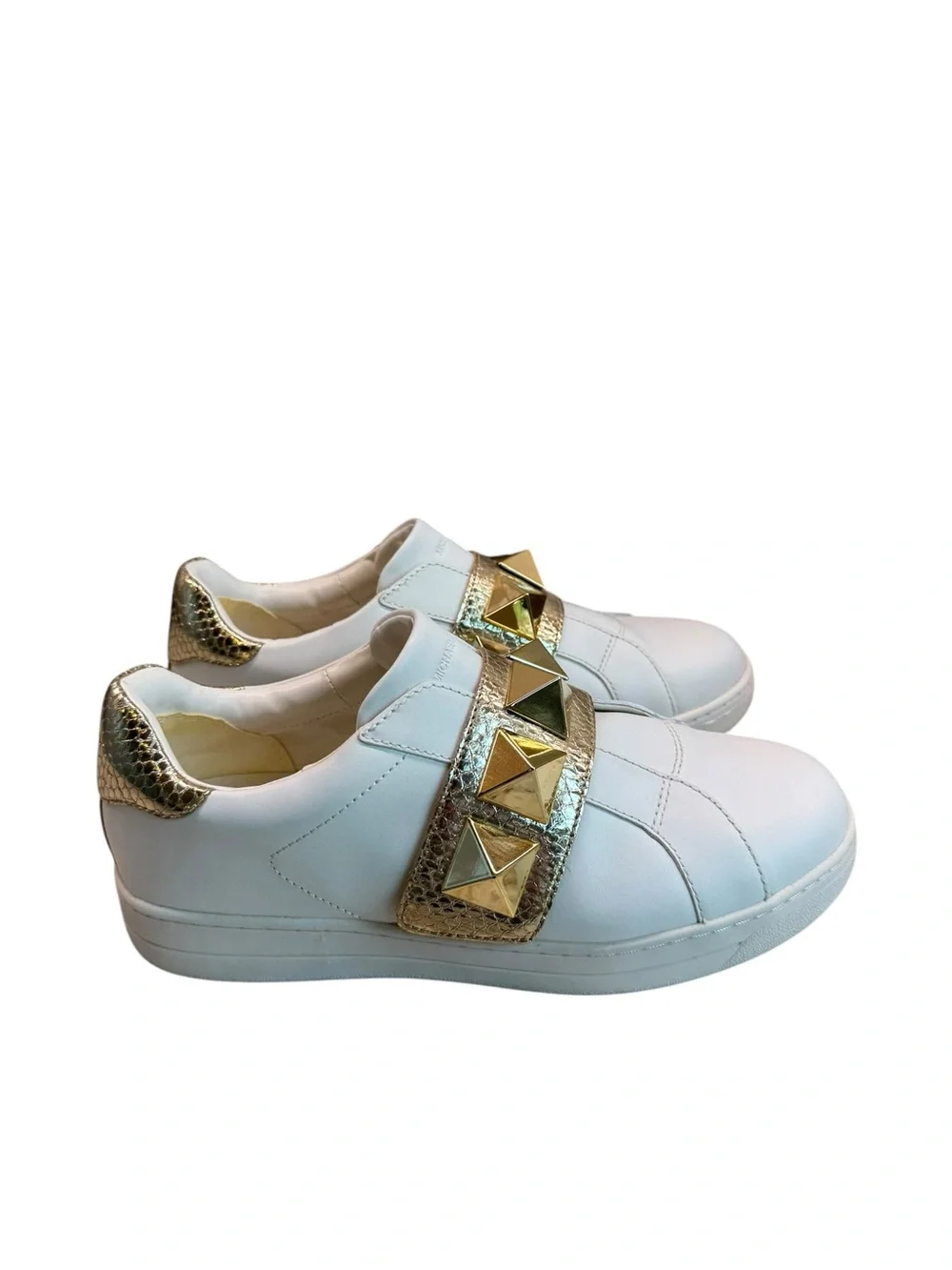 Authentic MICHAEL KORS KENNA White/Gold Leather Pyramid Studs Sneaker 9 M W/Box